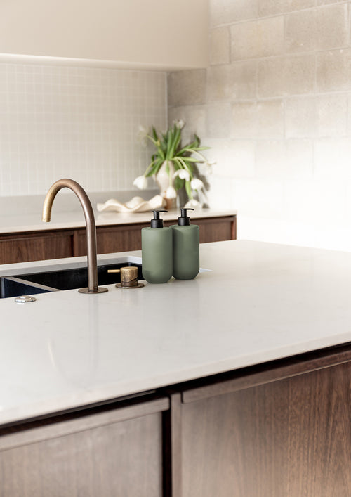 Amber & Freesia Hand & Body Lotion 400ml