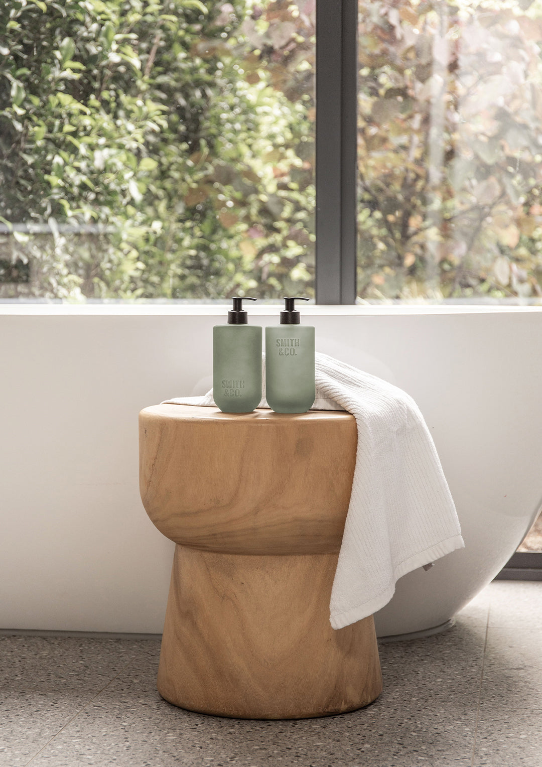 Amber & Freesia Hand & Body Wash 400ml