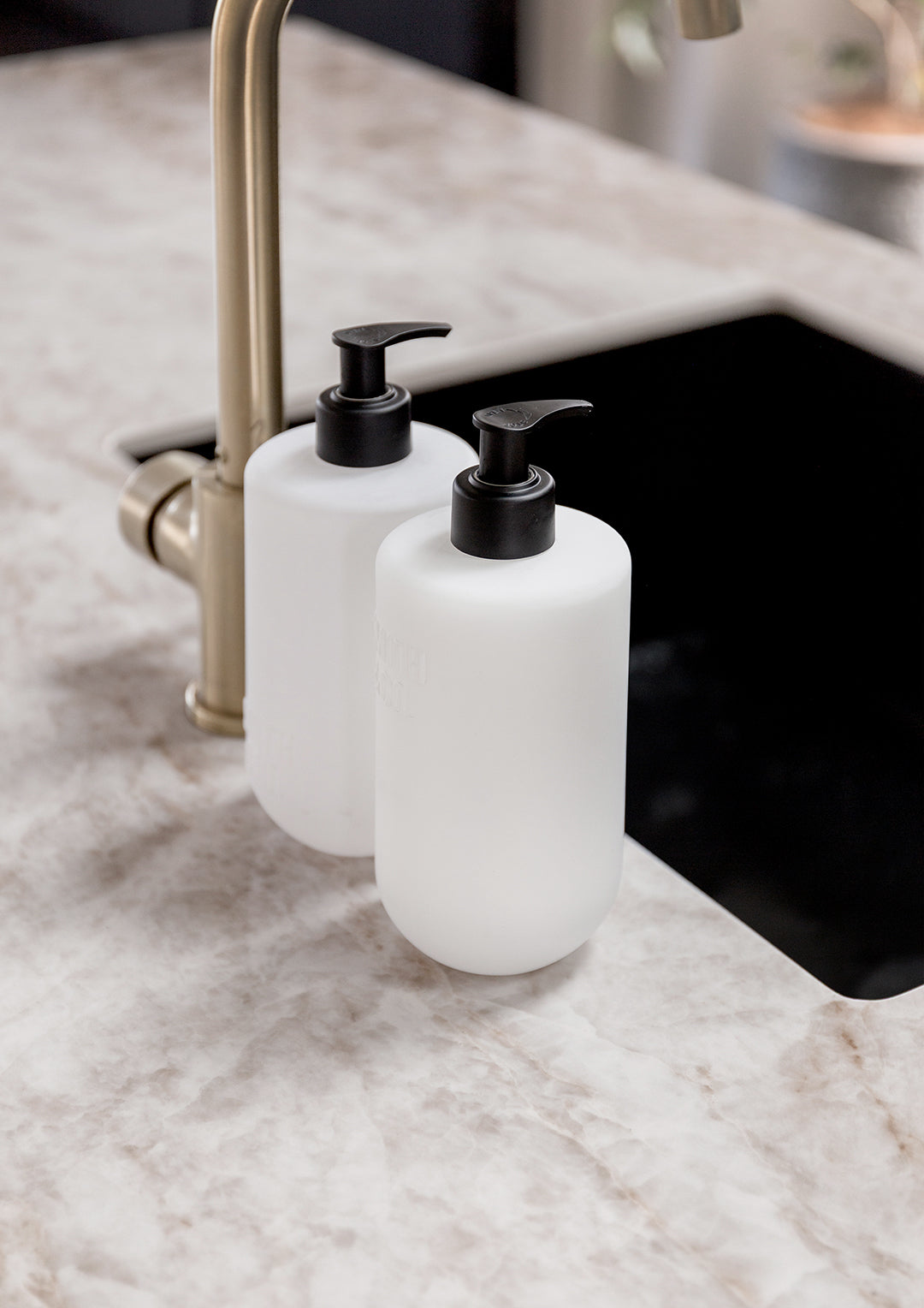 Tonka & White Musk Hand & Body Wash Refill 400ml