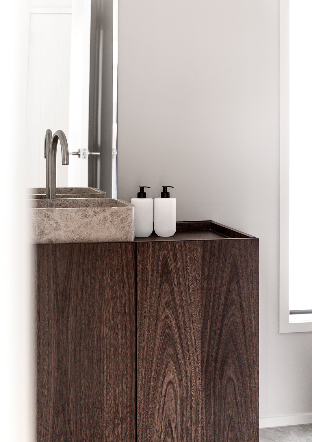 Tonka & White Musk Hand & Body Wash 400ml