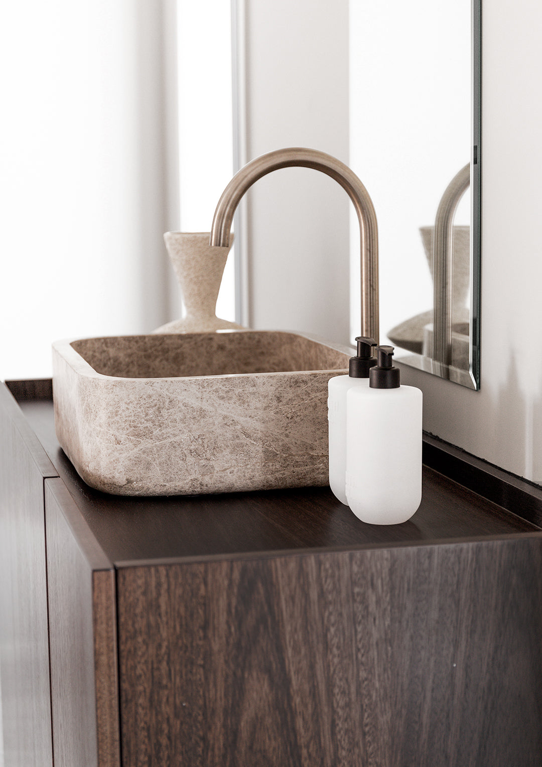 Tonka & White Musk Hand & Body Wash 400ml