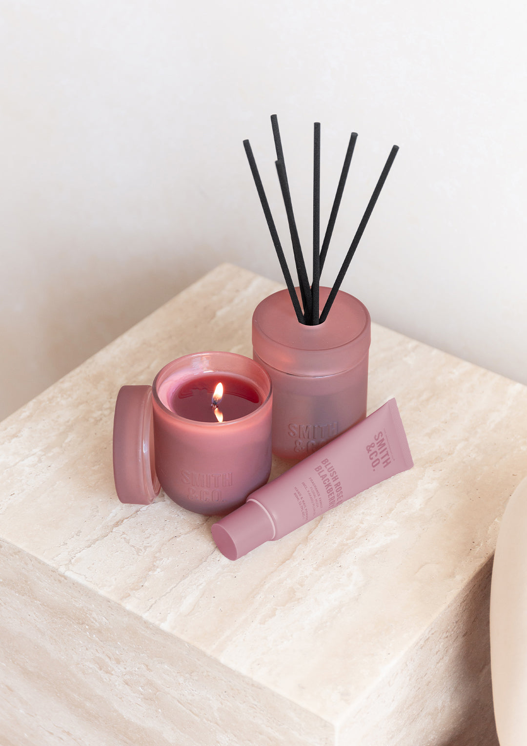Blush Rose & Blackberry Scented Candle 250gr